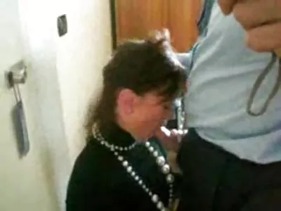 Синєволосий шалун і красивий мачо займаються коханням у русское порно фільми вітальні
