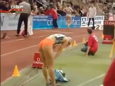 Вчителька-брюнетка скачати порно фільми сильно облажена своїм студентом-ботаником і любить це