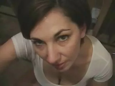 Молода брюнетка няня смокче порно ретро фільми і чубка свого повішеного боса