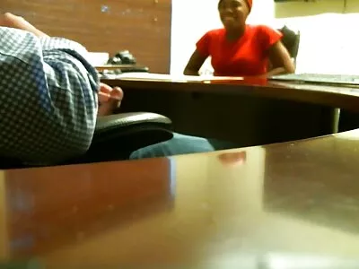 Маленька блондинка порно фільми відео в кінцевому підсумку з величезним донгом в жопу
