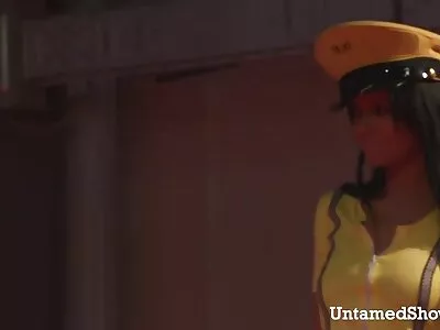 Рогова руда порно сайти відео нахиляється над тим кріслом, щоб отримати член ззаду